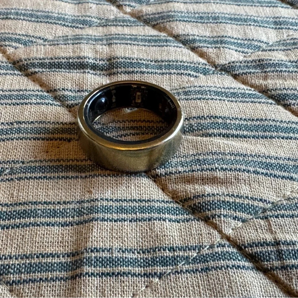 Oura Silver Wearable Ring